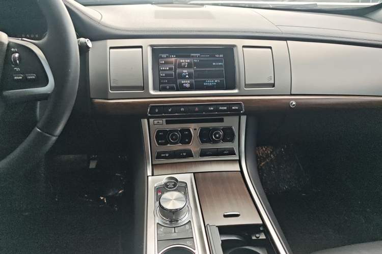 Used Jaguar XF 2015 XF 2.0T Prestige Edition Audio And AC Panel