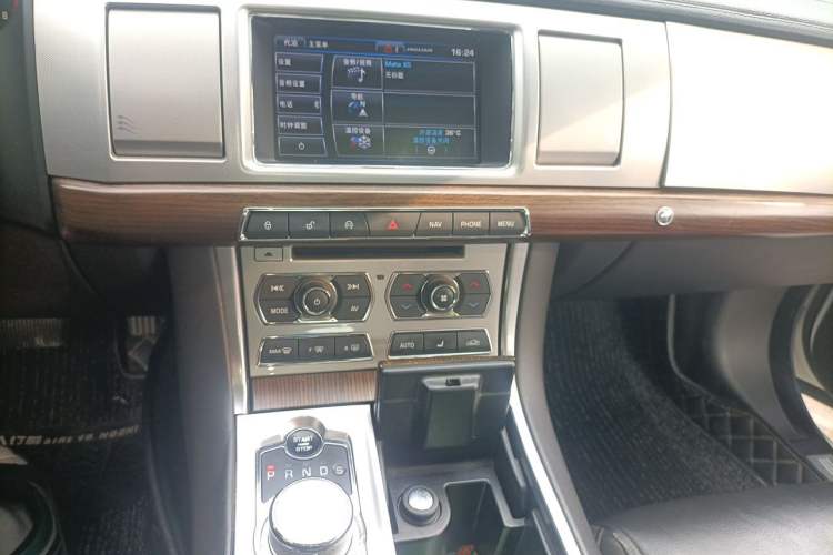 Used Jaguar XF 2015 XF 2.0T Prestige Edition Audio And AC Panel