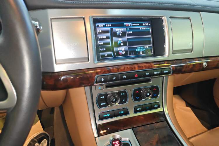 Used Jaguar XF 2015 XF 2.0T Luxury Edition Audio And AC Panel