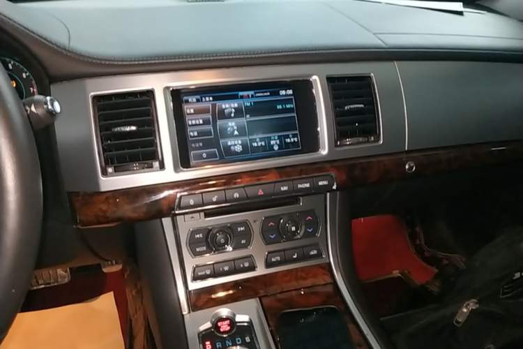 Used Jaguar XF 2015 XF 2.0T 80th Anniversary Limited Edition Luxury Model Audio And AC Panel