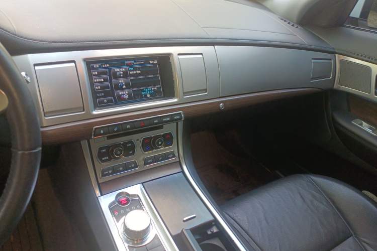 Used Jaguar XF 2015 XF 2.0T 80th Anniversary Collector's Edition Audio And AC Panel