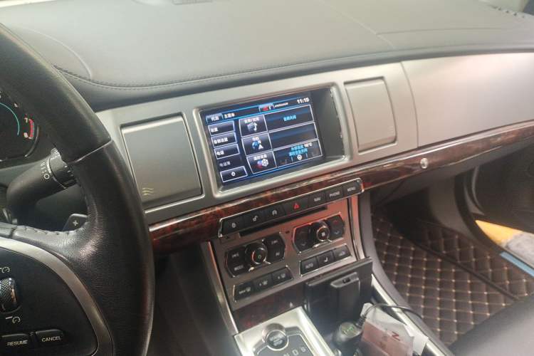 Used Jaguar XF 2015 XF 2.0T Luxury Edition Audio And AC Panel