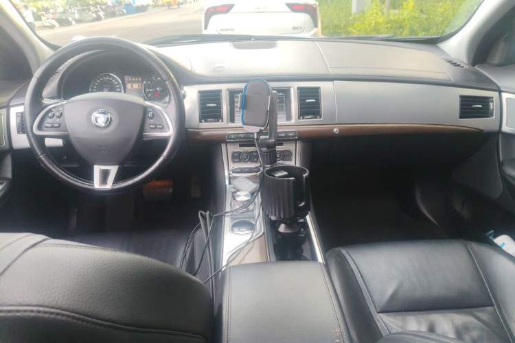 Used Jaguar XF 2015 XF 2.0T 80th Anniversary Collector's Edition Center Console