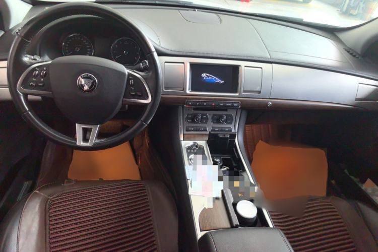 Used Jaguar XF 2015 XF 2.0T Sportbrake Luxury Edition Center Console