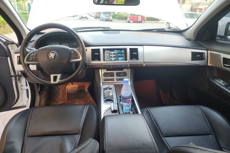 Used Jaguar XF 2015 XF 2.0T Prestige Edition Center Console