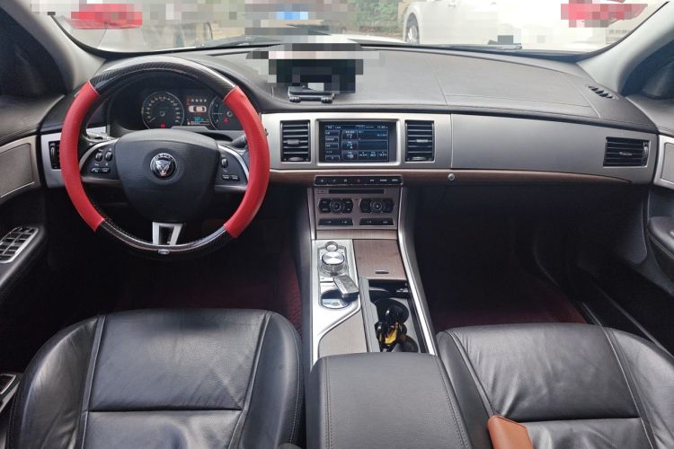 Used Jaguar XF 2015 XF 2.0T Prestige Edition Center Console