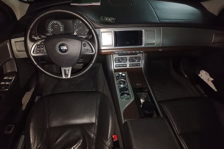 Used Jaguar XF 2015 XF 2.0T 80th Anniversary Collector's Edition Center Console
