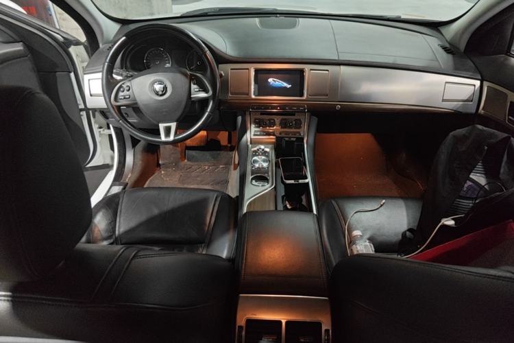 Used Jaguar XF 2015 XF 2.0T Prestige Edition Center Console