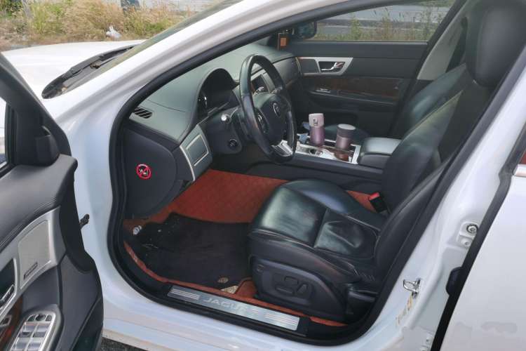 Used Jaguar XF 2015 XF 2.0T Sportbrake Luxury Edition Driver Seat
