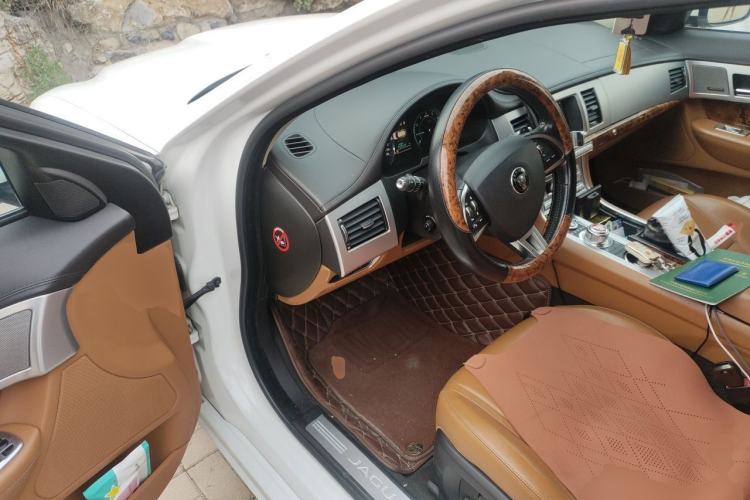 Used Jaguar XF 2015 XF 2.0T Sportbrake Luxury Edition Driver Seat