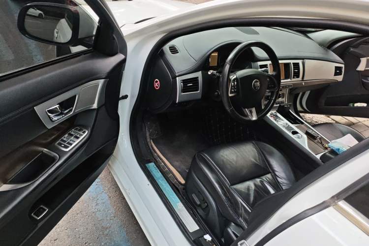 Used Jaguar XF 2015 XF 2.0T Prestige Edition Driver Seat