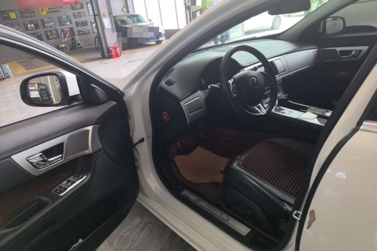 Used Jaguar XF 2015 XF 2.0T Sportbrake Luxury Edition Driver Seat