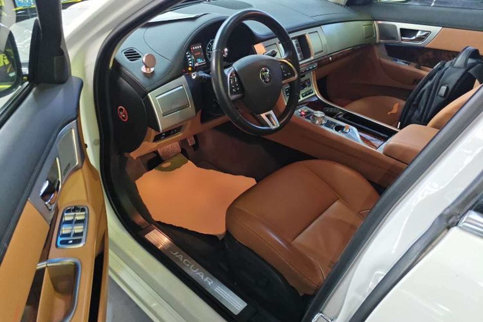 Used Jaguar XF 2015 XF 2.0T Luxury Edition Driver Seat