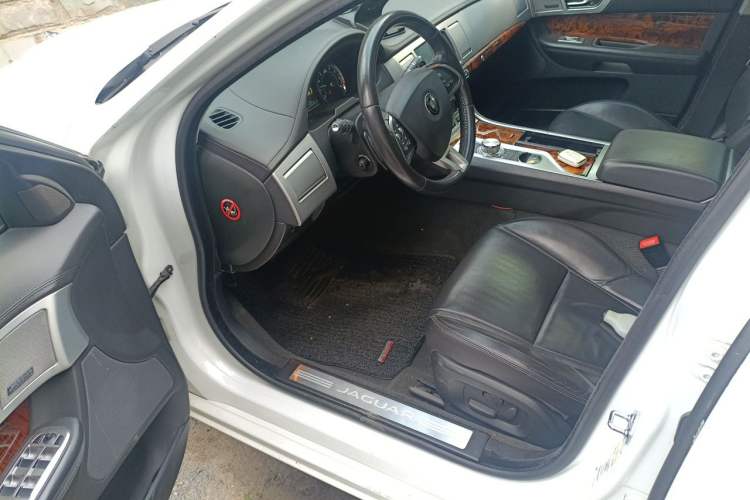 Used Jaguar XF 2015 XF 2.0T Luxury Edition Driver Seat