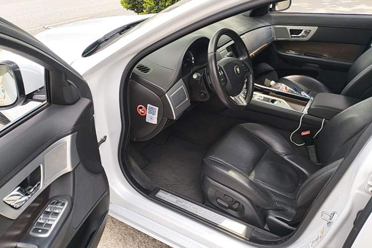 Used Jaguar XF 2015 XF 2.0T Prestige Edition Driver Seat