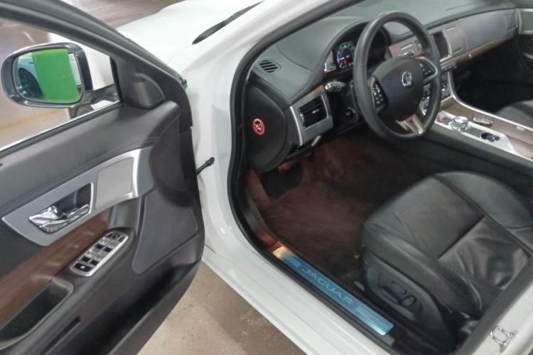 Used Jaguar XF 2015 XF 2.0T Prestige Edition Driver Seat