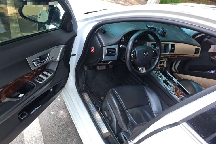 Used Jaguar XF 2015 XF 2.0T Sportbrake Luxury Edition Driver Seat