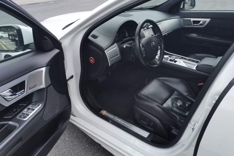 Used Jaguar XF 2015 XF 3.0 SC R-Sport Luxury Edition Driver Seat