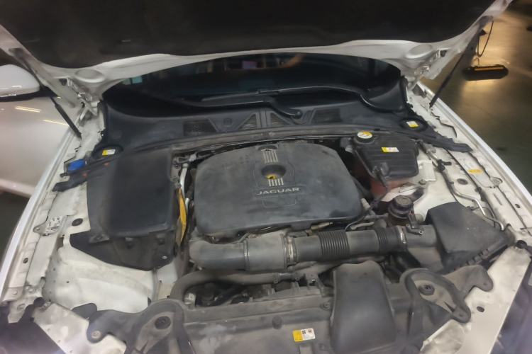 Used Jaguar XF 2015 XF 2.0T 80th Anniversary Collector's Edition Engine Bay