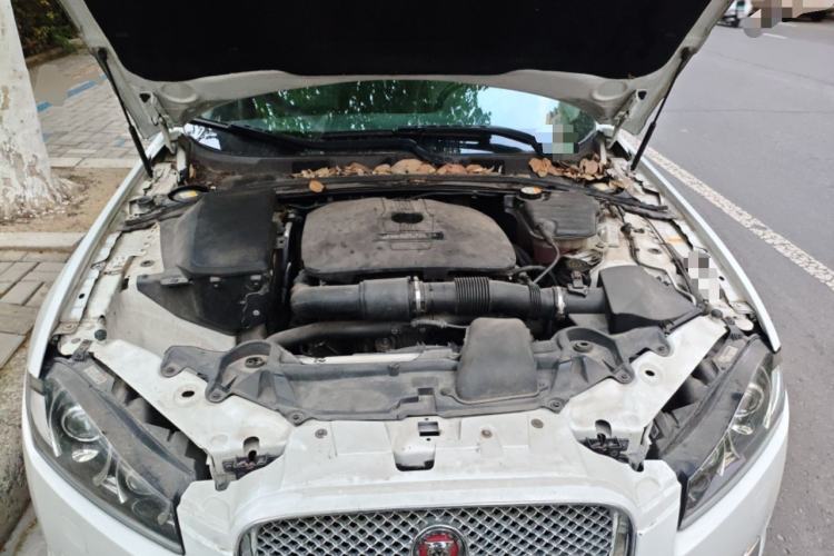 Used Jaguar XF 2015 XF 2.0T Prestige Edition Engine Bay