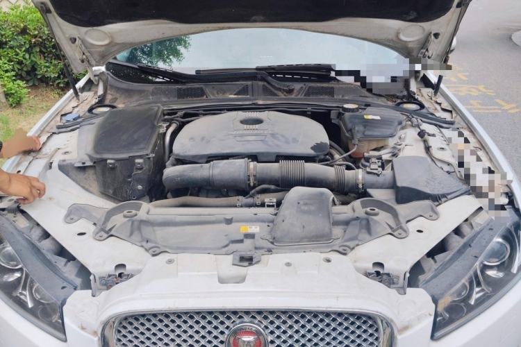 Used Jaguar XF 2015 XF 2.0T Prestige Edition Engine Bay
