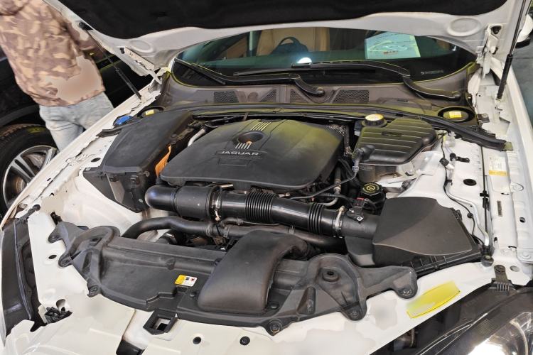 Used Jaguar XF 2015 XF 2.0T Luxury Edition Engine Bay
