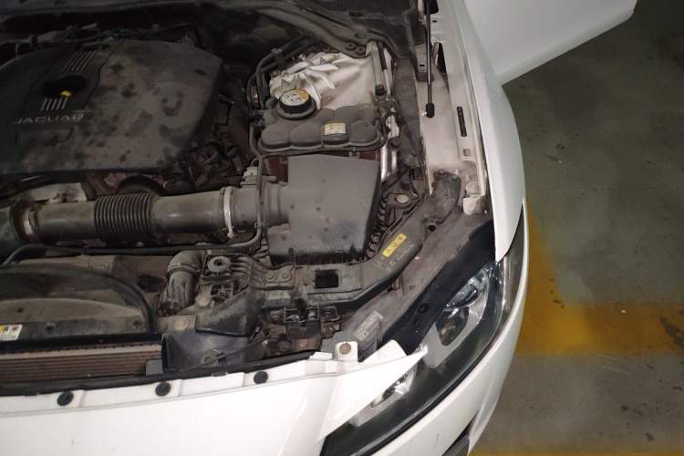 Used Jaguar XF  Engine Bay Left