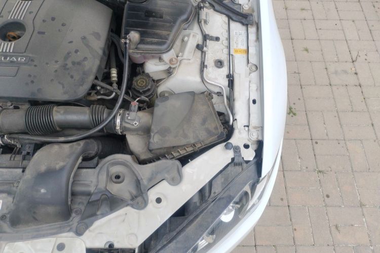 Used Jaguar XF 2015 XF 2.0T Sportbrake Luxury Edition Engine Bay Left