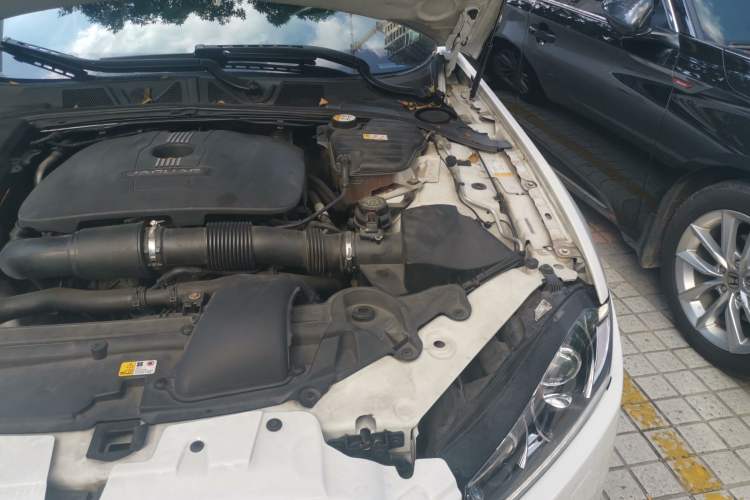Used Jaguar XF 2015 XF 2.0T Prestige Edition Engine Bay Left