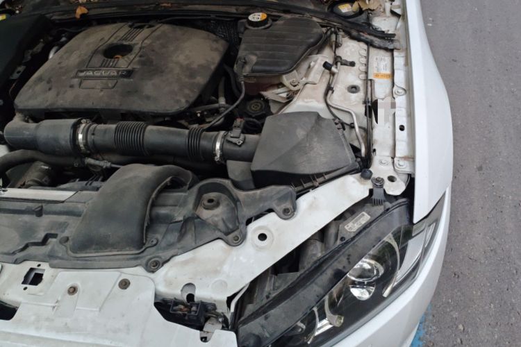 Used Jaguar XF 2015 XF 2.0T Prestige Edition Engine Bay Left