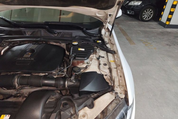 Used Jaguar XF 2015 XF 2.0T 80th Anniversary Collector's Edition Engine Bay Left