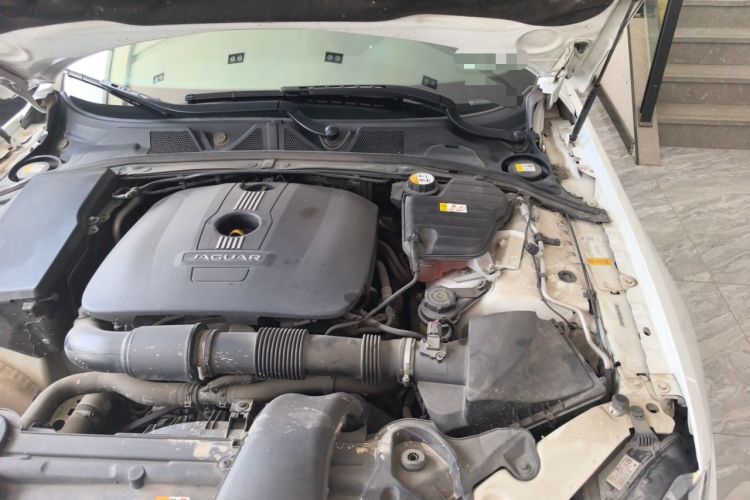 Used Jaguar XF 2015 XF 2.0T Sportbrake Luxury Edition Engine Bay Left