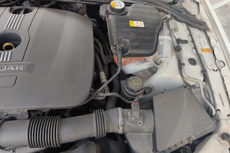 Used Jaguar XF 2015 XF 2.0T Luxury Edition Engine Bay Left
