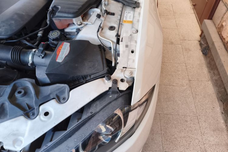 Used Jaguar XF 2015 XF 2.0T Prestige Edition Engine Bay Left