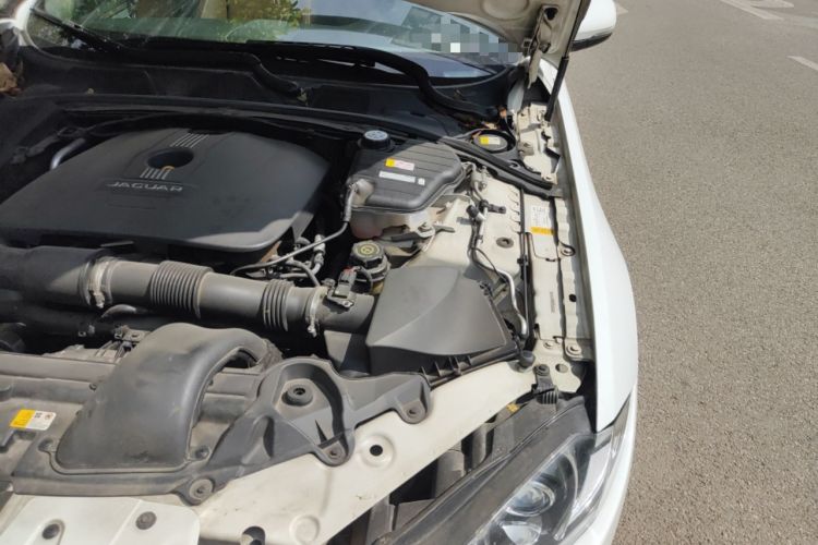 Used Jaguar XF 2015 XF 2.0T Luxury Edition Engine Bay Left