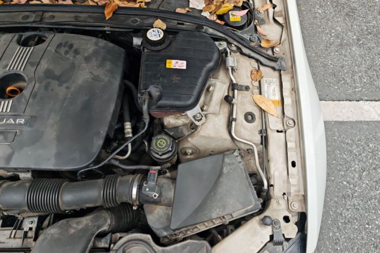 Used Jaguar XF 2015 XF 2.0T 80th Anniversary Collector's Edition Engine Bay Left