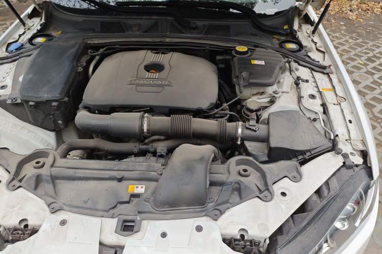 Used Jaguar XF 2015 XF 2.0T Prestige Edition Engine Bay Left