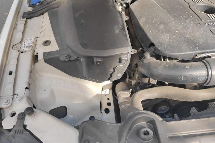 Used Jaguar XF 2015 XF 2.0T Prestige Edition Engine Bay Left