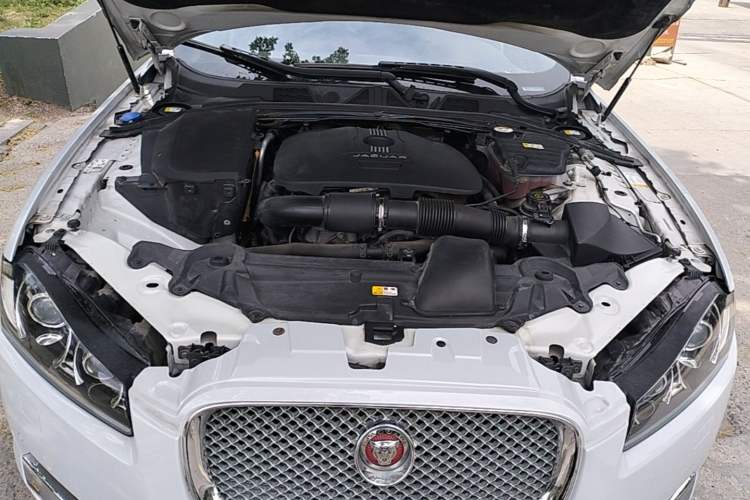 Used Jaguar XF 2015 XF 2.0T Prestige Edition Engine Bay