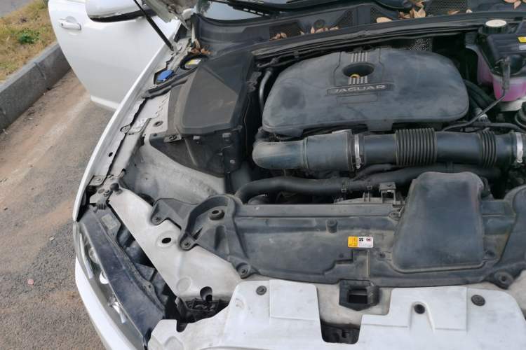 Used Jaguar XF 2015 XF 2.0T Sportbrake Luxury Edition Engine Bay Right