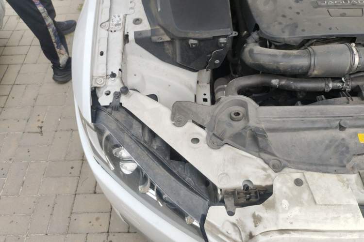 Used Jaguar XF 2015 XF 2.0T Sportbrake Luxury Edition Engine Bay Right