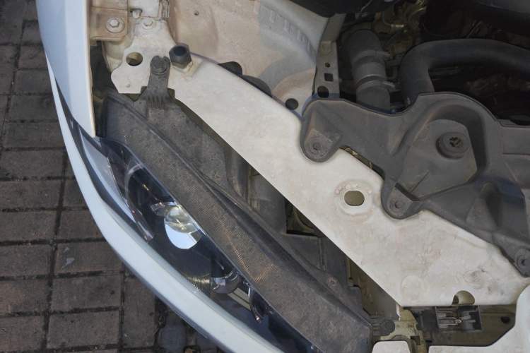 Used Jaguar XF 2015 XF 2.0T Sportbrake Luxury Edition Engine Bay Right