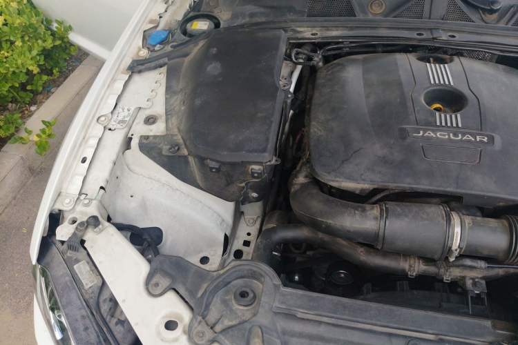 Used Jaguar XF 2015 XF 2.0T 80th Anniversary Collector's Edition Engine Bay Right