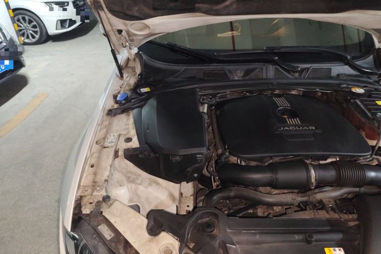 Used Jaguar XF 2015 XF 2.0T 80th Anniversary Collector's Edition Engine Bay Right