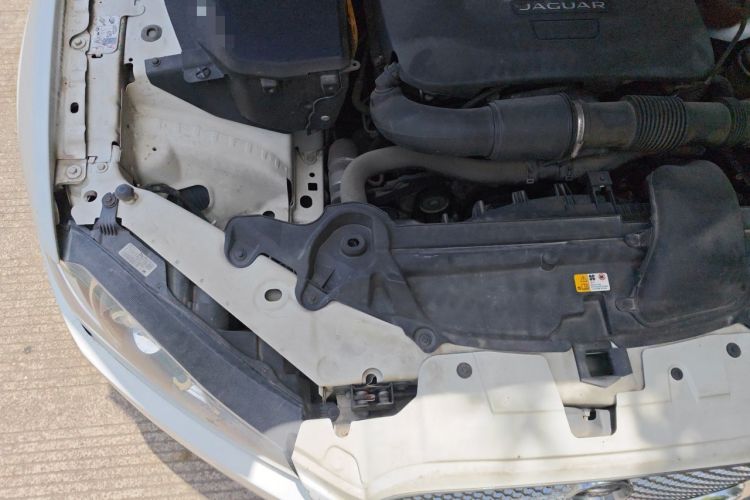 Used Jaguar XF 2015 XF 2.0T Prestige Edition Engine Bay Right