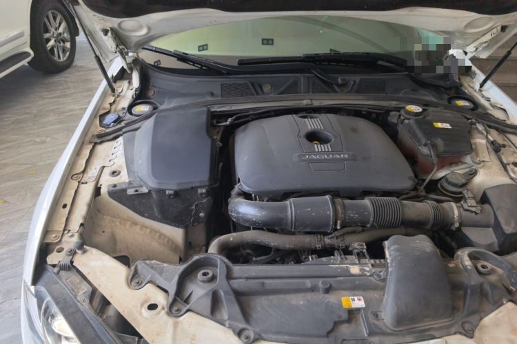 Used Jaguar XF 2015 XF 2.0T Sportbrake Luxury Edition Engine Bay Right