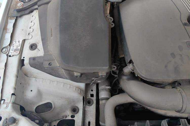 Used Jaguar XF 2015 XF 2.0T Luxury Edition Engine Bay Right