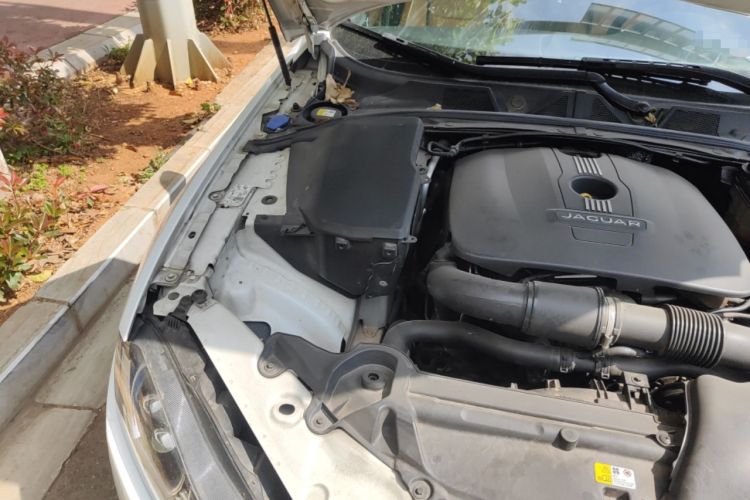 Used Jaguar XF 2015 XF 2.0T Luxury Edition Engine Bay Right