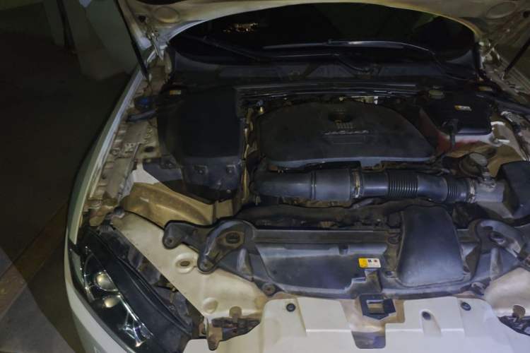 Used Jaguar XF 2015 XF 2.0T Luxury Edition Engine Bay Right