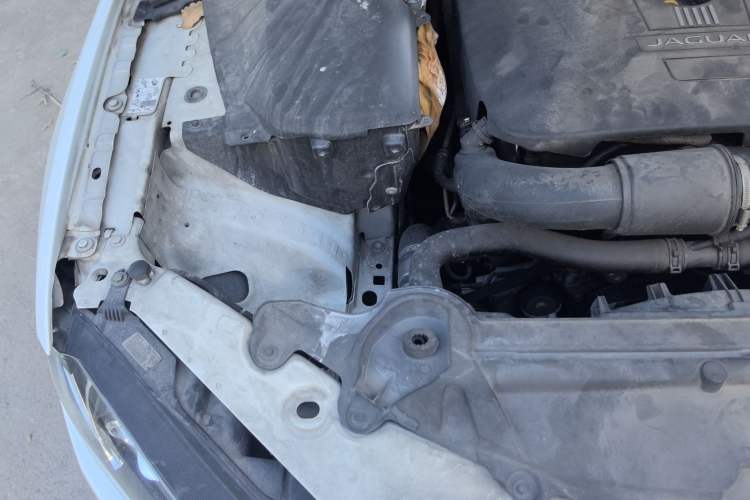 Used Jaguar XF 2015 XF 2.0T 80th Anniversary Collector's Edition Engine Bay Right